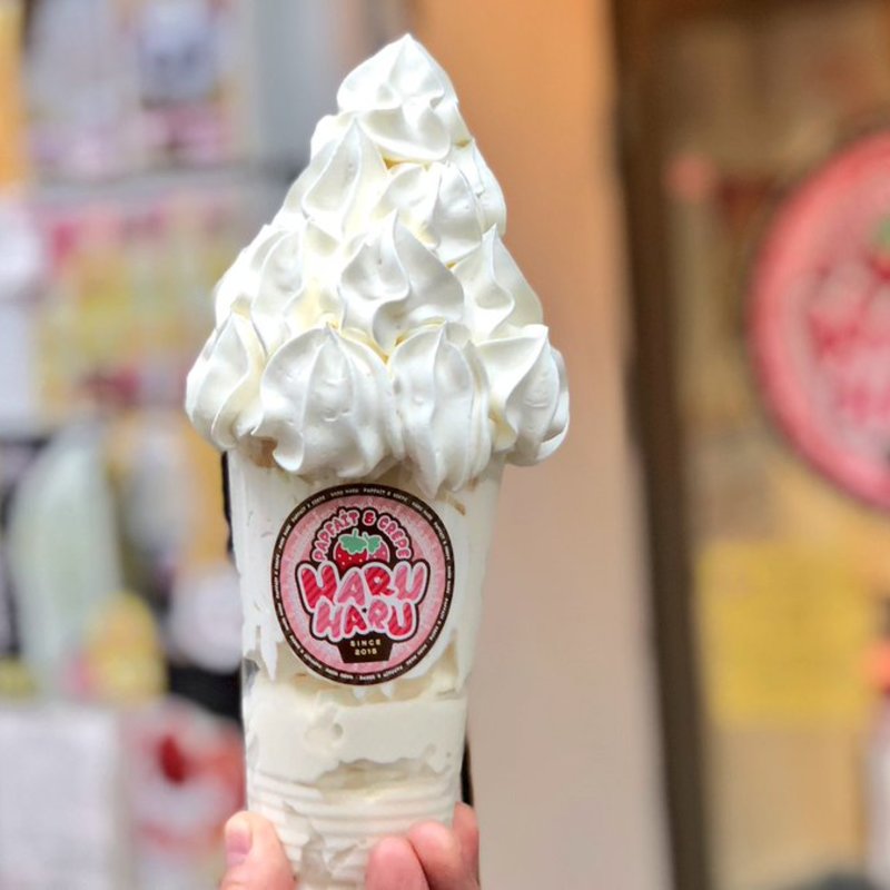 生クリームパラダイス(パフェ&クレープ ハルハル 狸小路店)