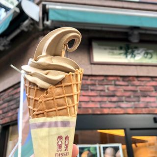 新宮茶ソフトクリームほうじ茶(霧の森菓子工房 松山店 （きりのもりかしこうぼう）)