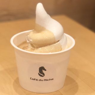 エスプレッソ＋北海道の濃厚牛乳ソフトクリームのアフォガード(Cafe du Riche （カフェドリッチェ）)