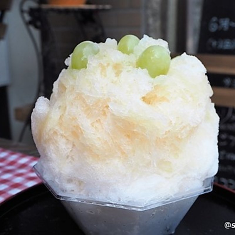 白桃とぶどう(こにし本店)