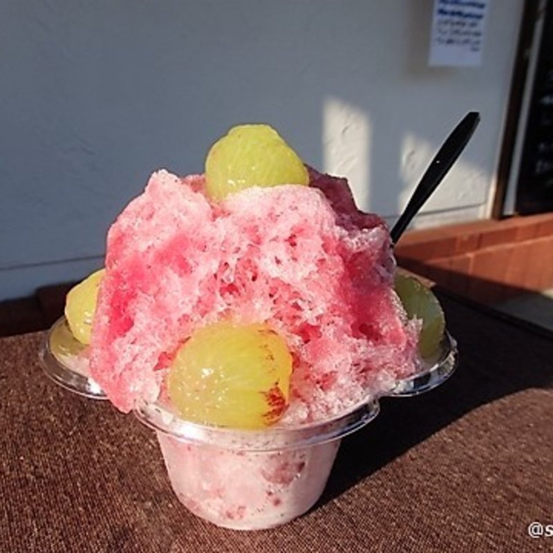 ぶどうのかき氷(にしのみや果汁店)