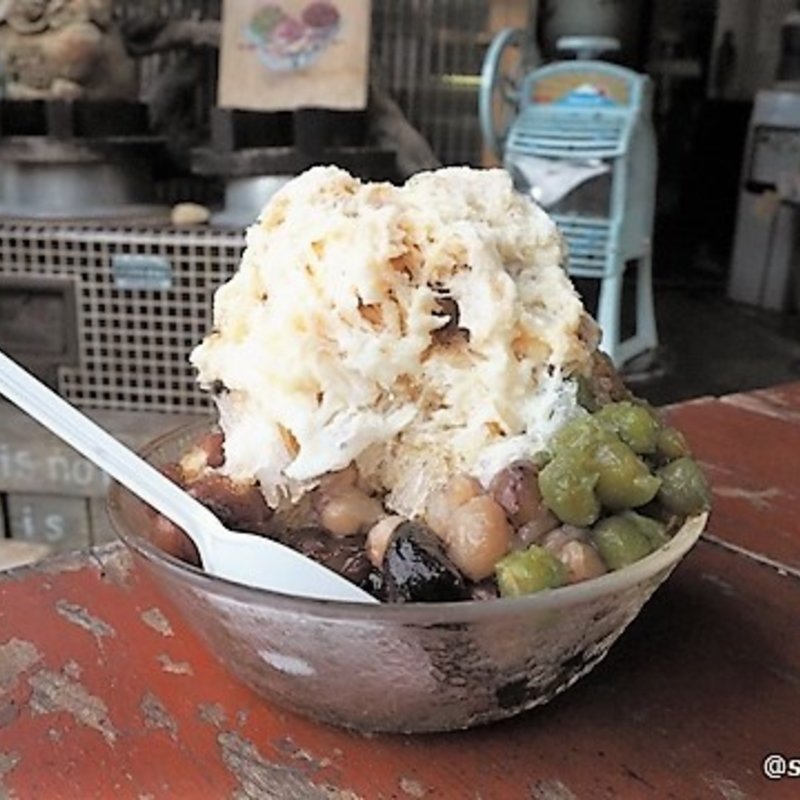 豆のせかき氷　全部のせ＋ミルク(青木煮豆店 )