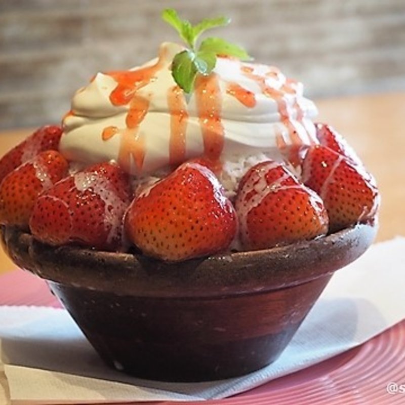 濃厚ソースのストロベリー(梅田 かき氷 ICE HOLIC アイスホリック)