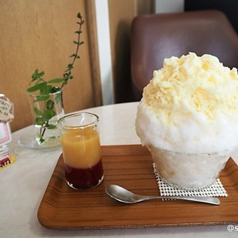 たまごとみるくとバニラ　桃とバナナと三種の柑橘＋ラズベリーシロップ(埜庵)