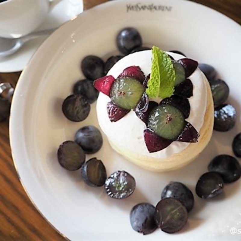ぶどうのふわふわパンケーキ (パンケーキカフェ cafeblow 泉佐野店 （パンケーキカフェカフェブロウ）)