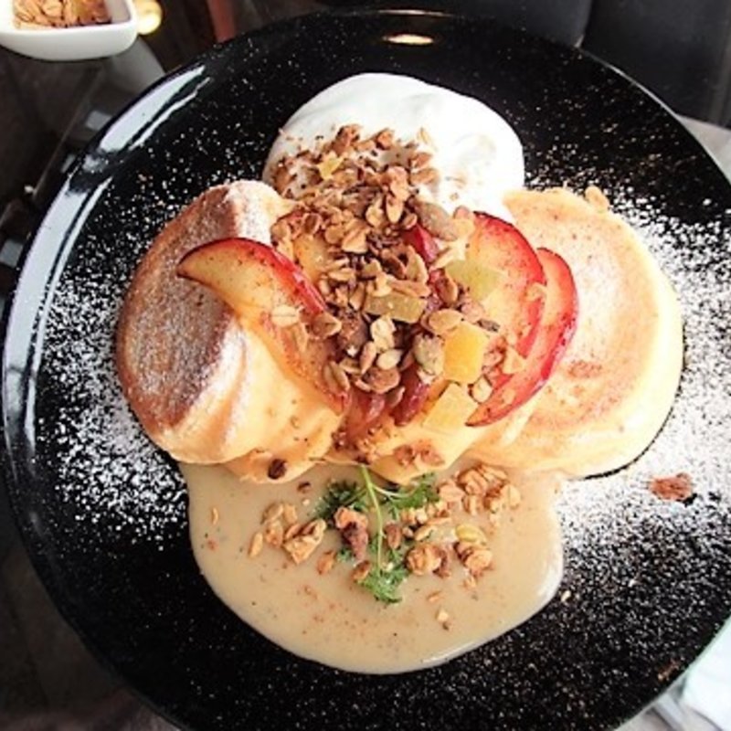 期間限定 アップルティーソースパンケーキ 3枚(NINOVAL COFFEE なんばパークス店 （ニノーバル コーヒー）)