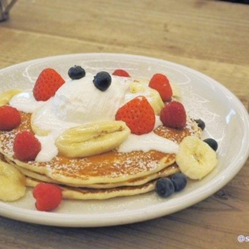 パンケーキwithミックスフルーツ＆ホイップクリーム(MOTION DINER KYOTO （モーション ダイナー）)