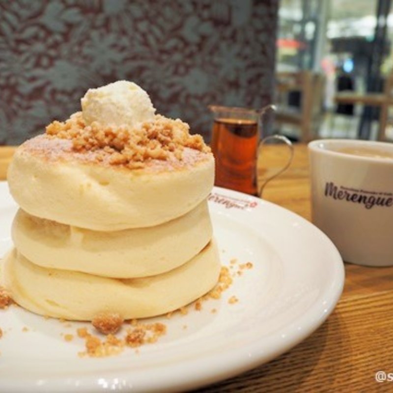ホイップバターパンケーキ　(Merengue （メレンゲ）)