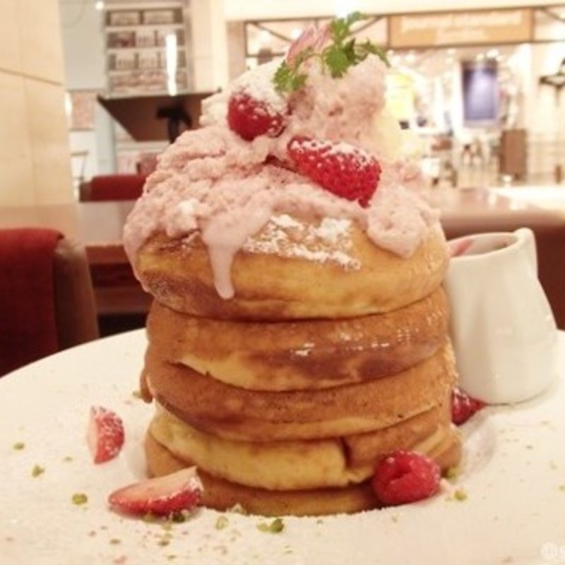 フォンダンショコラのバレンタインパンケーキ（5段）(カフェ＆ブックス ビブリオテーク 大阪・梅田 （café & books bibliotheque）)