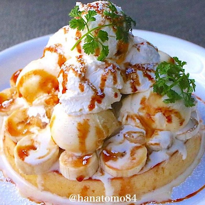 バニラアイス＆ホイップ＆バナナパンケーキ(カフェ アクイーユ 恵比寿)