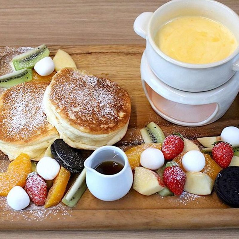 カスタードフォンデュパンケーキ(eggg Cafe 小平本店)