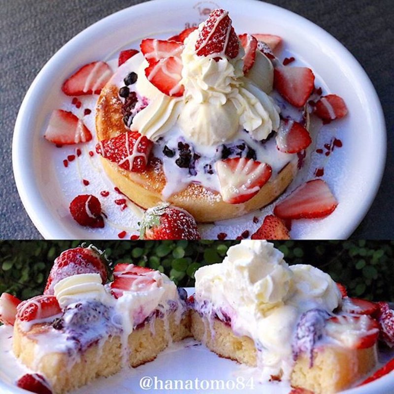 いちごベリーパンケーキ(カフェ アクイーユ 恵比寿)