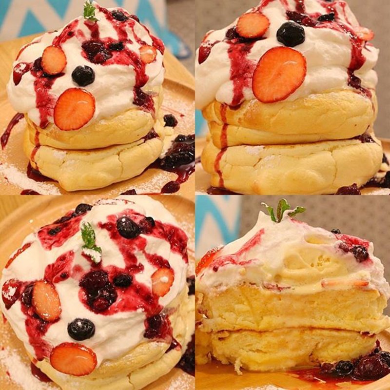 ベリーたっぷりスフレパンケーキ(EGG & SPUMA)