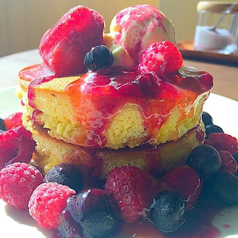 ベリーベリーホットケーキ(フライング・スコッツマン秋葉原店)