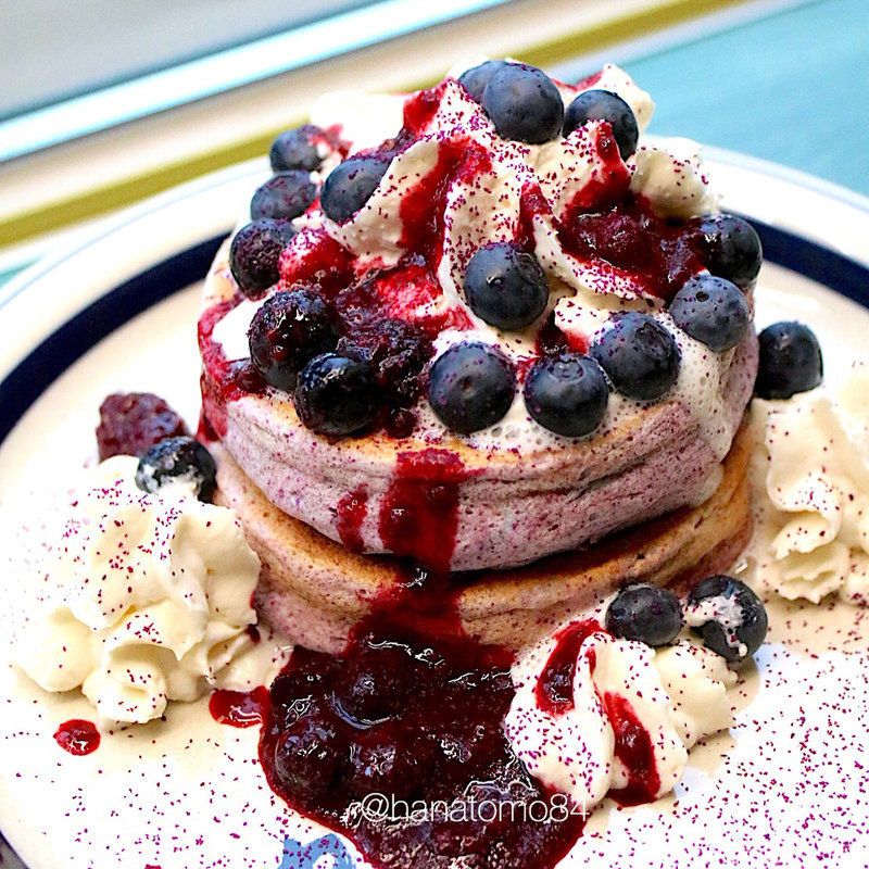 季節のフルーツパンケーキ（ブルーベリー）(eggg Cafe 小平本店)