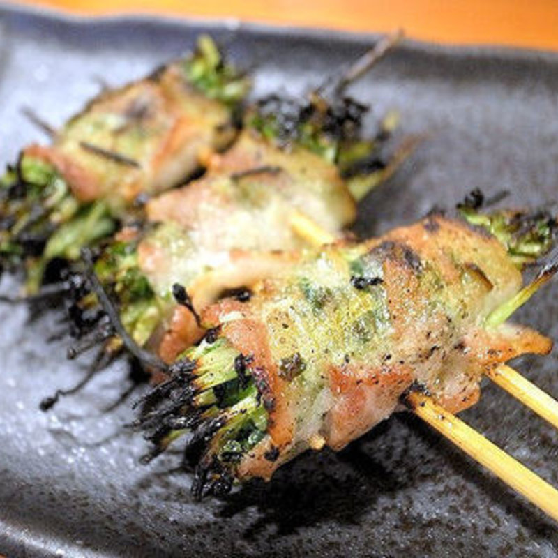 とうみょう肉巻き(赤尾)