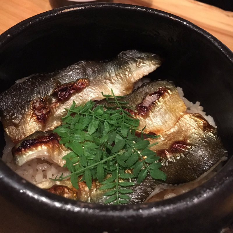 焼き鮎の炊き込みご飯(いづな)