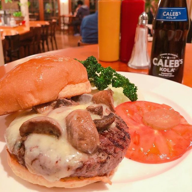 マッシュルームチーズバーガー(7025 フランクリン アベニュー)