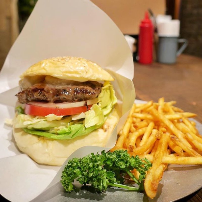 ピーナッツバナナバーガー(ウェイキー ウェイキー )