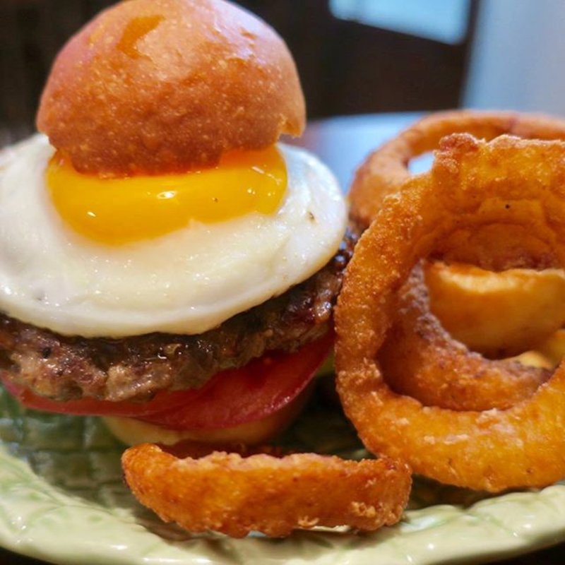 デミグラスエッグバーガー(moani)