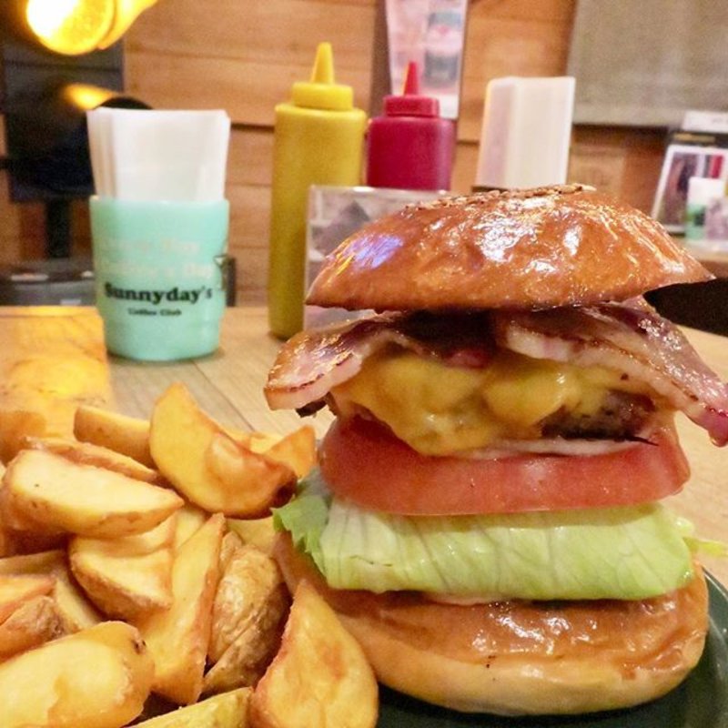 ベーコンチーズバーガー(ヒープバーガースタンド)