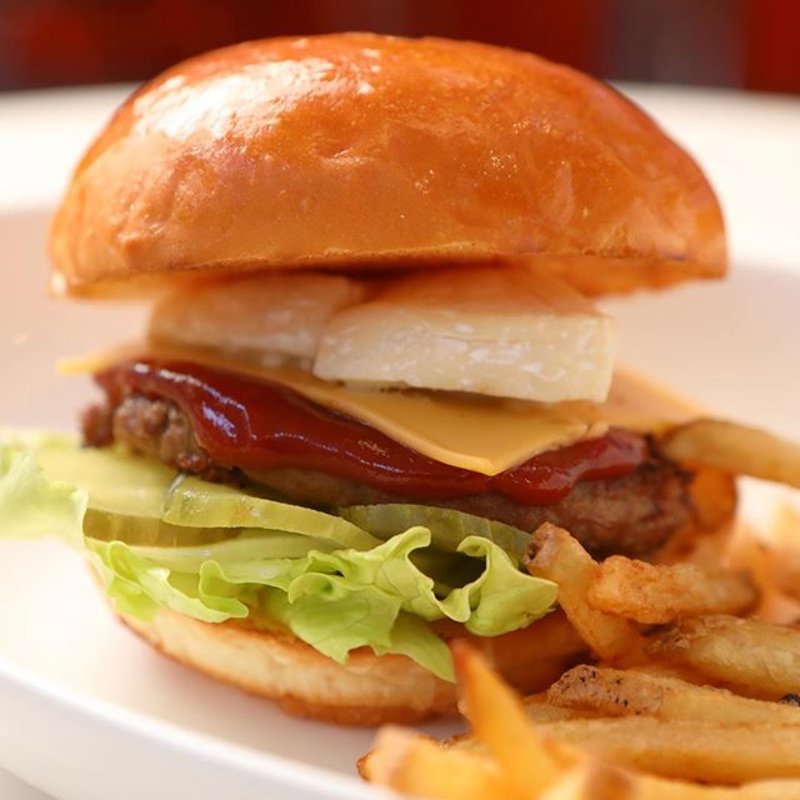 ビーフ100%のWチーズバーガー(ダイコクバーガー )