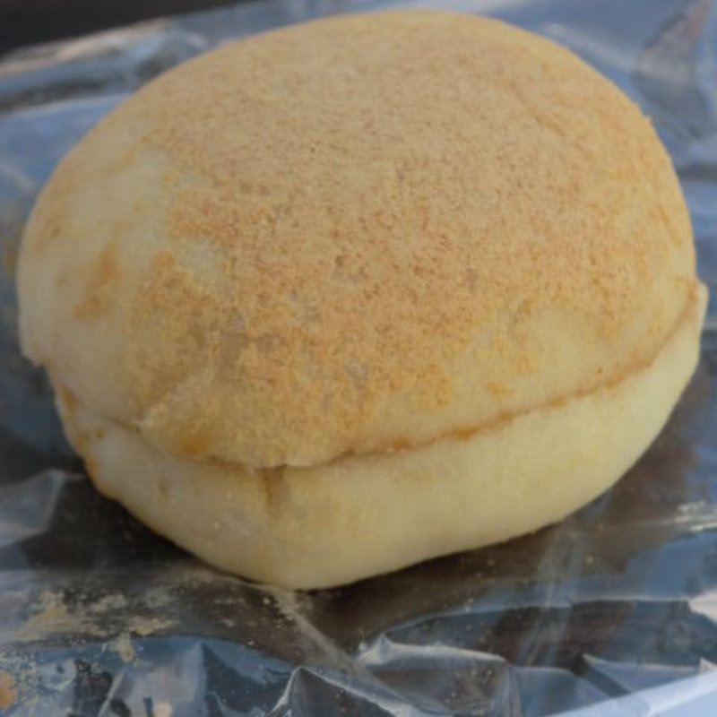 宗像大豆のきなこクリームパン(天然酵母ベーカリー　トヰチ屋)