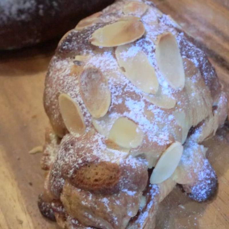 クロワッサンダマンド(パン ドゥ ジュール （Pain du jour）)