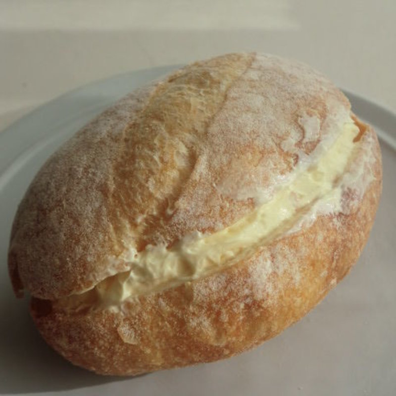 カルピス発酵バタークリームのサンド(ブーランジェリーパティスリーエイジ)