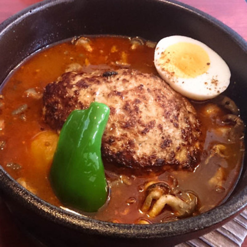 手ごねハンバーグのスープカレー+ひらたけシメジ(ダッチオーブン)