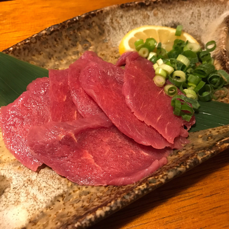 馬刺し もも肉(こま弦)