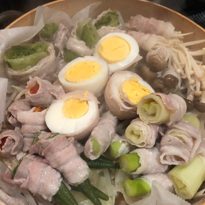 肉巻き野菜蒸籠蒸し(鰹のわら焼きと名古屋めし 十八番舟)