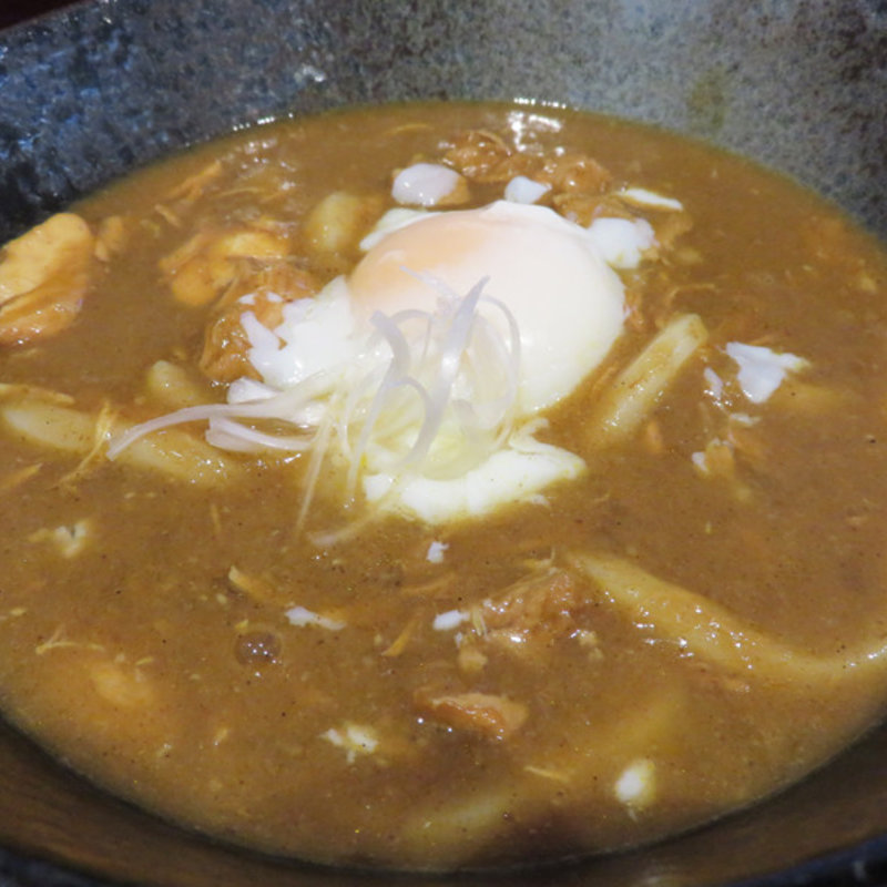 カレーうどん680円＋温泉玉子80円(バラエティーショップ とびら)