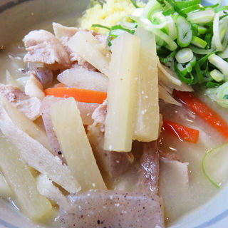 豚汁うどん小(うどん1玉)(福岡麺通団)