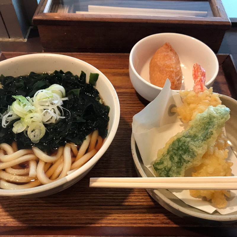 かけうどん ワカメ 海老天トッピング(せね家 )
