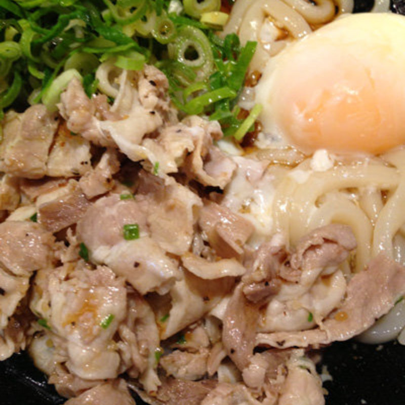 塩豚ぶっかけうどん610円+温度玉子80円(ウエスト 渡辺通り店(うどん))