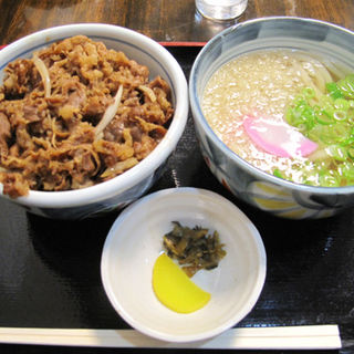 牛丼+ミニうどんセット(カラフル食堂 住吉店)
