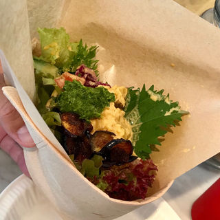 Lunch set : falafel sand (H) & lente soup (s)(クンバ ドゥ ファラフェル)