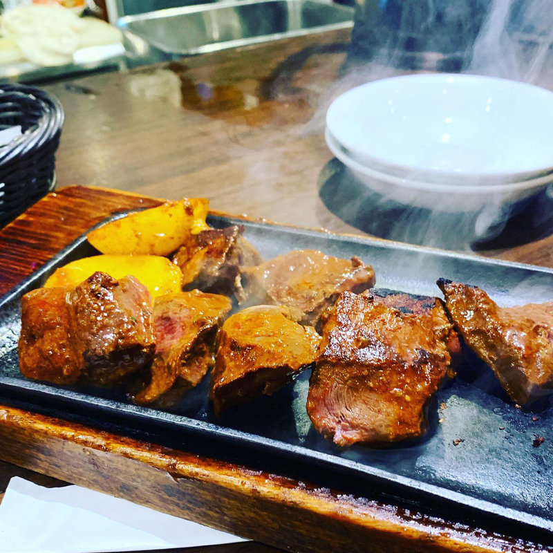 特製タレつけ 牛はつのバーベキュースタイル(Miraflorens 渋谷桜ヶ丘店)