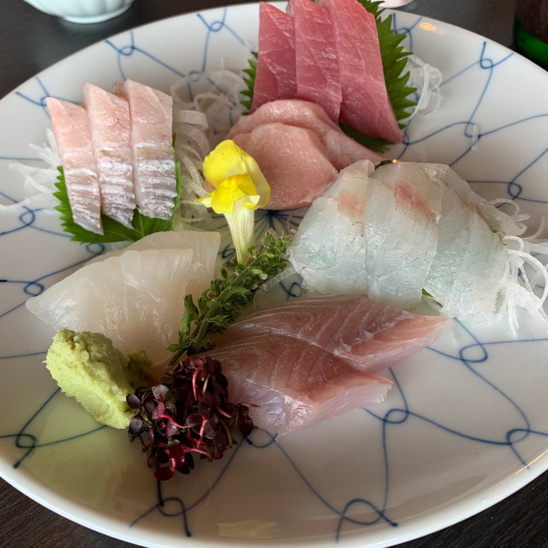 刺身盛合せ(さかな料理 礁(いくり))