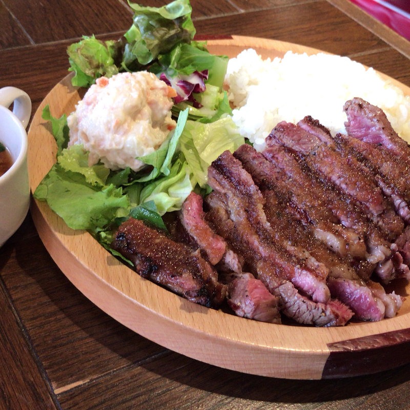 ランチビーフステーキ(東口ミート酒場 )