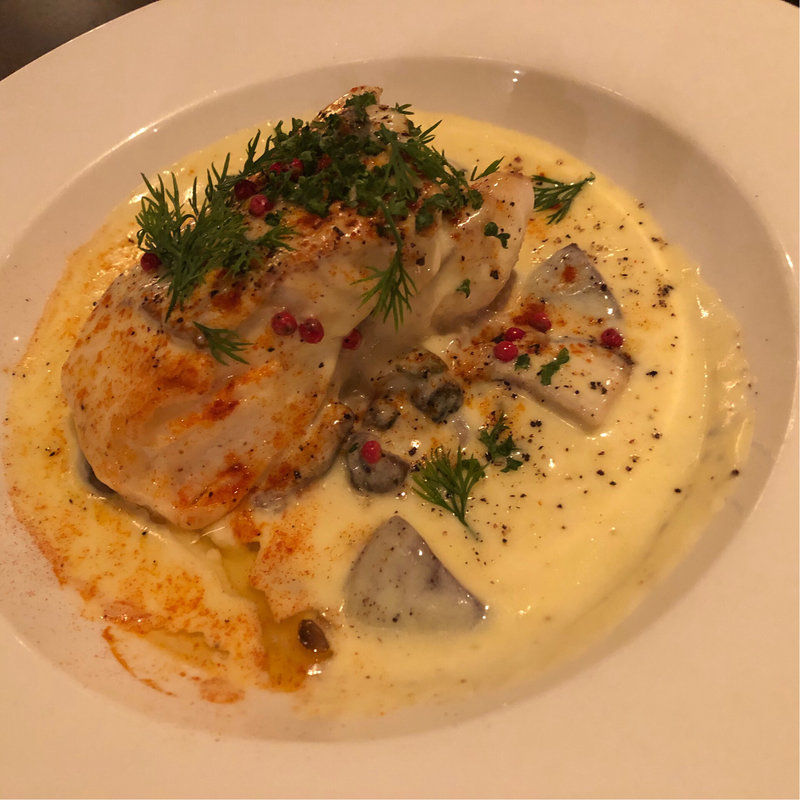 真鯛のポワレ きのこソテー添え(sol saliente （ソルサリエンテ）)