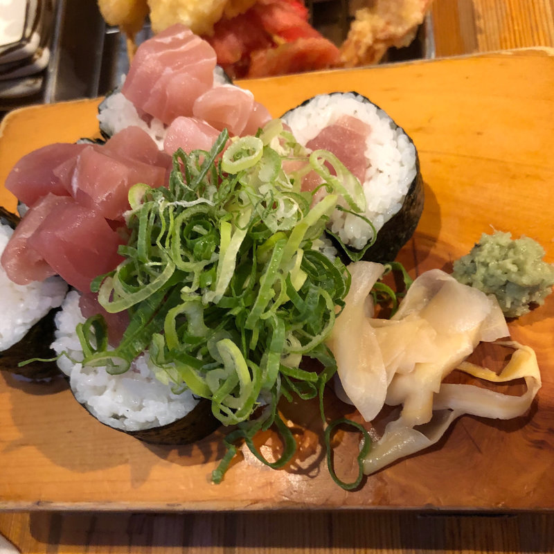 鮪中落ち巻き(地魚屋台　とっつぁん 福島店 )