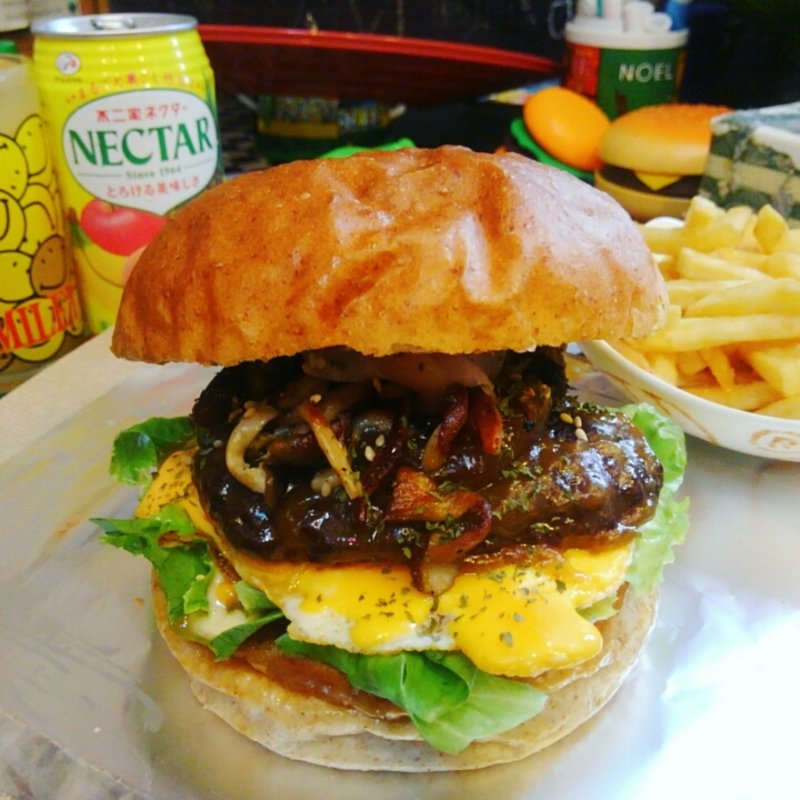 名古屋風味噌バーガーデラックス＋シメジトッピング(PEDRO'S BURGER)