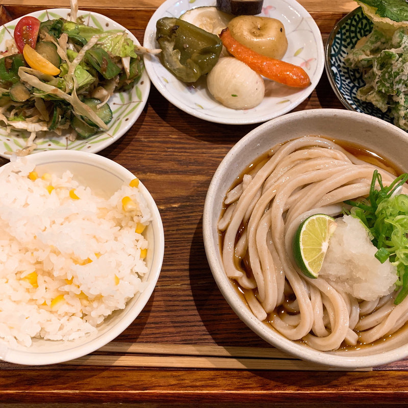 ぶっかけうどん(絹延橋うどん研究所)
