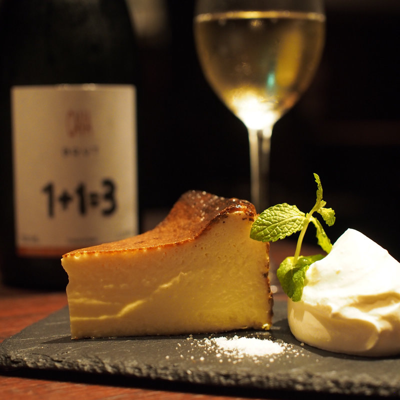 バスク風チーズケーキ(PREMIUM BEER ＆ WINE 113 心斎橋)