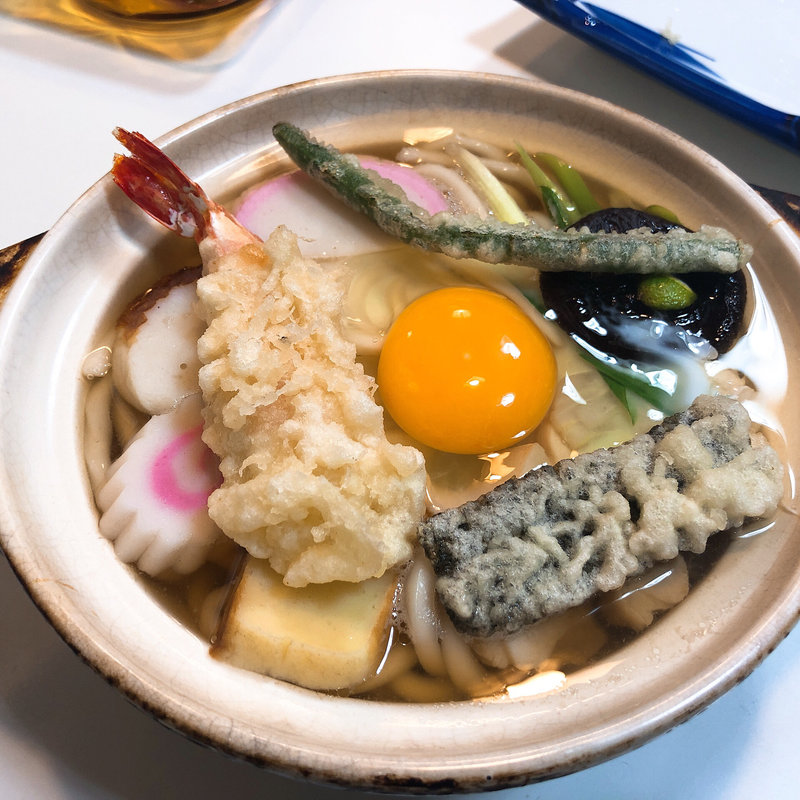 鍋焼きうどん（上）(七福食堂)