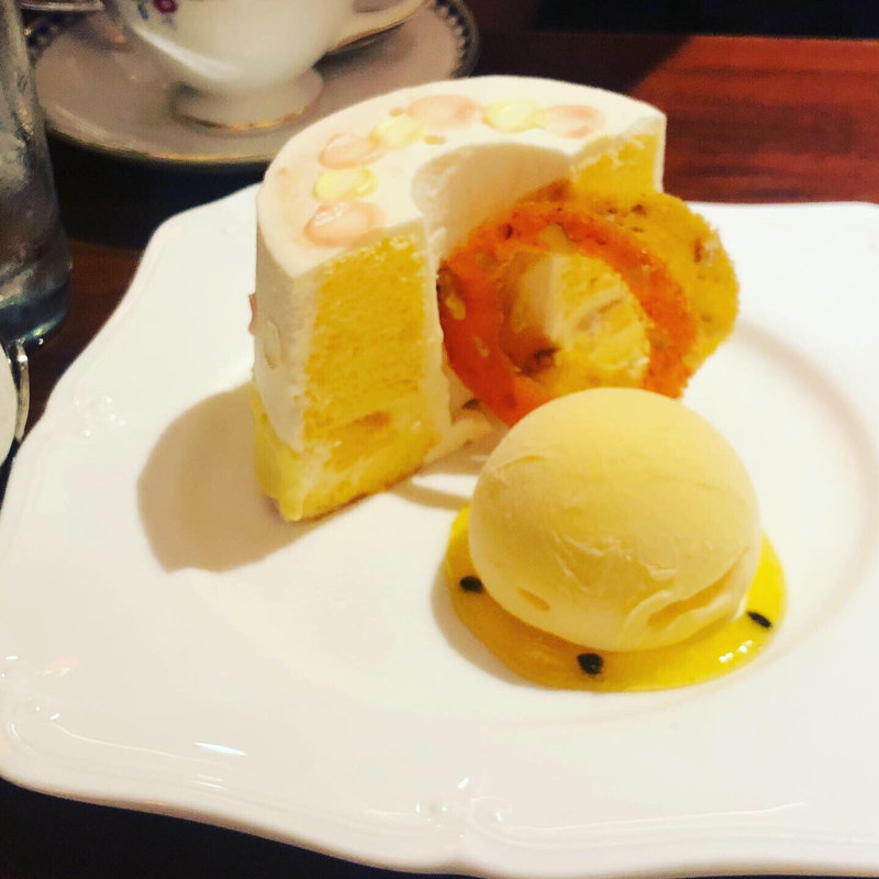 シフォンケーキ(パッションフルーツとアプリコット)(珈琲茶館 集 五反田東口店)