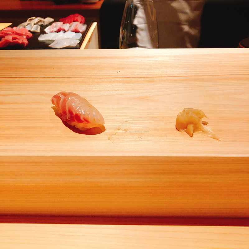 クエ昆布〆の握り(鮨 利崎)