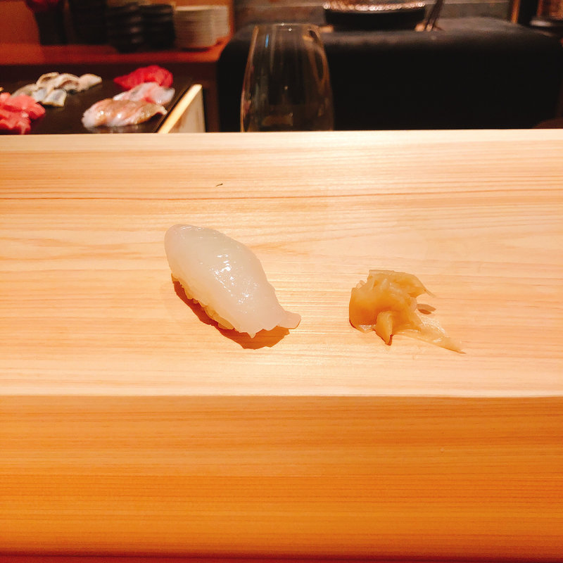 墨烏賊の握り(鮨 利崎)